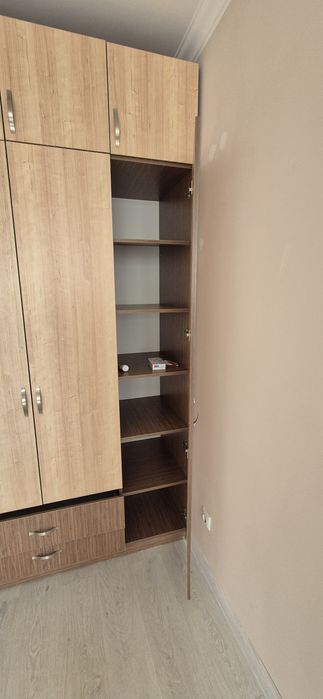 Отдам бесплатно шкаф, самовывоз.