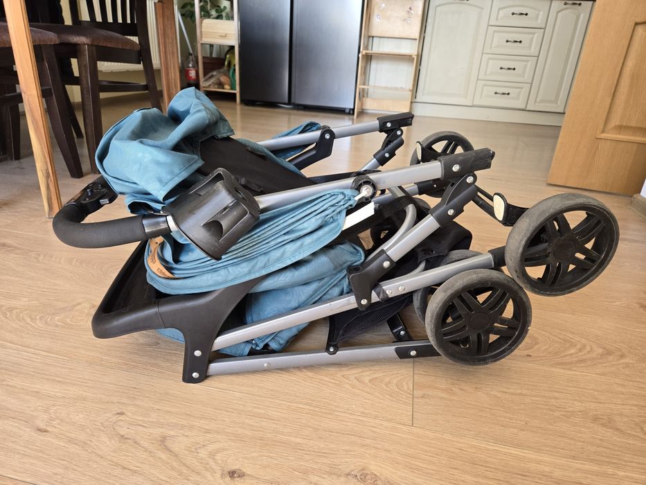 Лятна количка Chipolino April + топло чувалче + дъждобран Lorelli