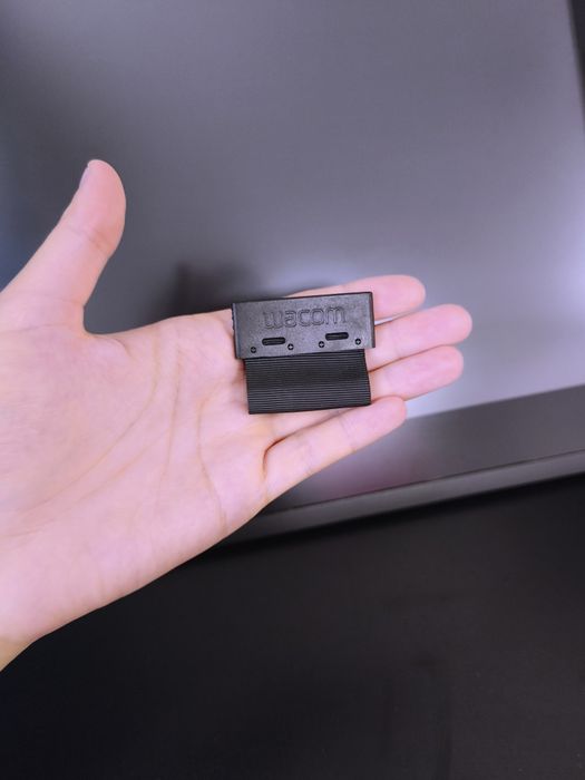 Wacom Cintiq 22HD DTK-2200 – stare excelentă, pen și accesorii incluse