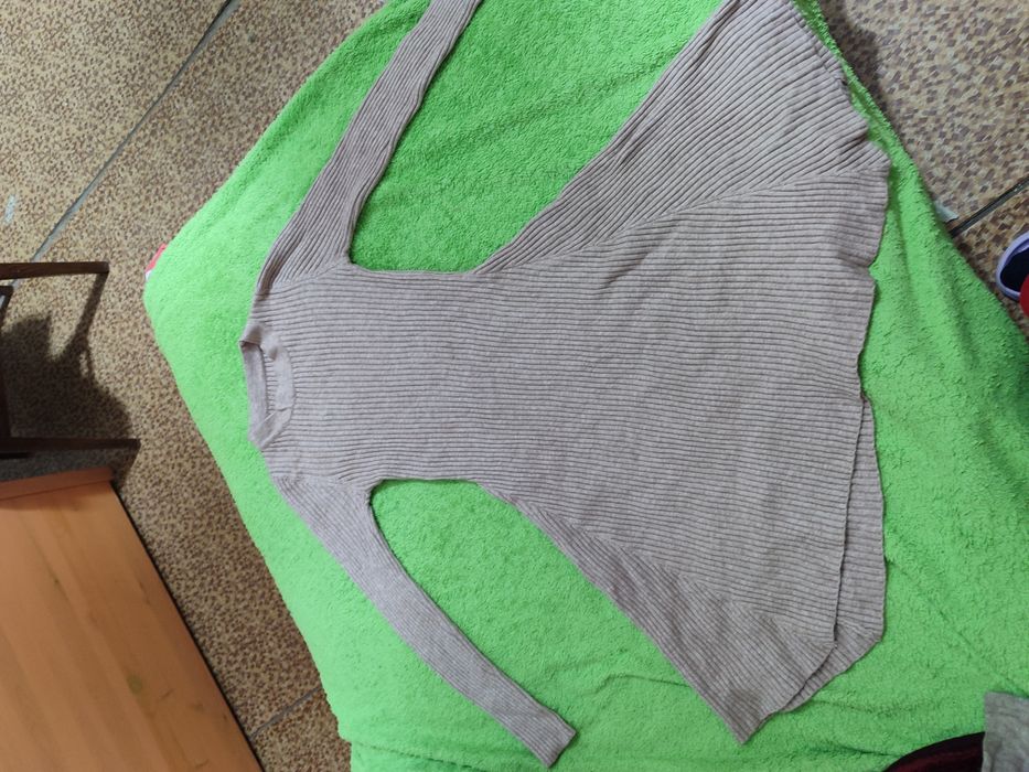 Джинсы,платья размер 44-46