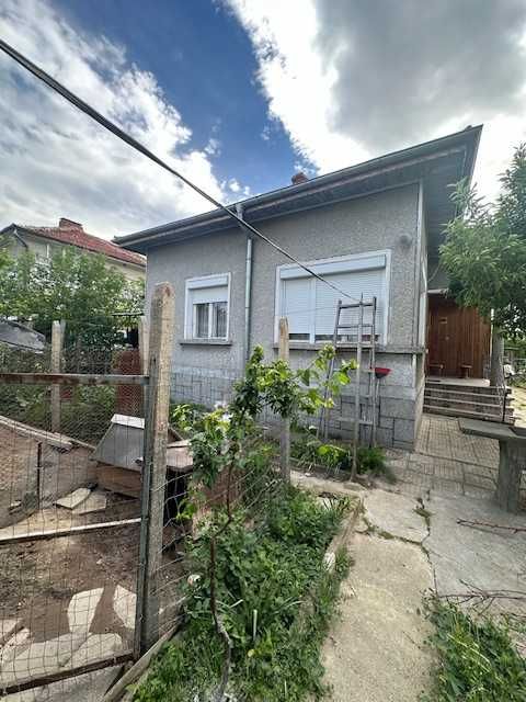 Продава се Къща в Казанлък - 90 кв.м за 958 €/кв.м - Снимка #2