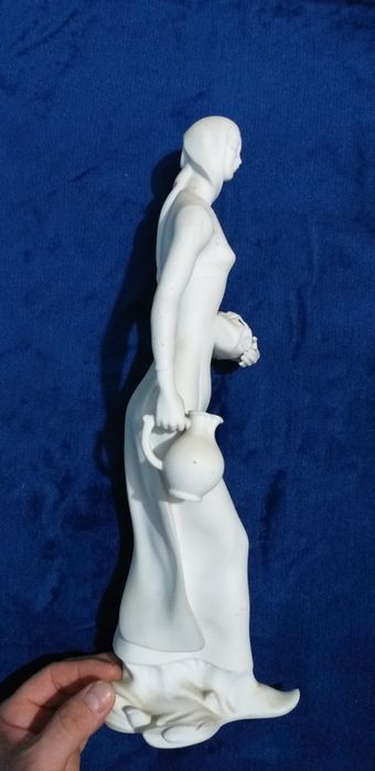 Statuie vintici de colectie din portelan autentic