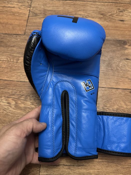 Боксерские перчатки и шингерты