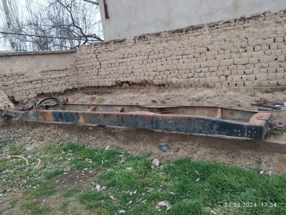 Камаз рама сотилади холати ало 8 тонналик ёки самосвал  рамага бартер