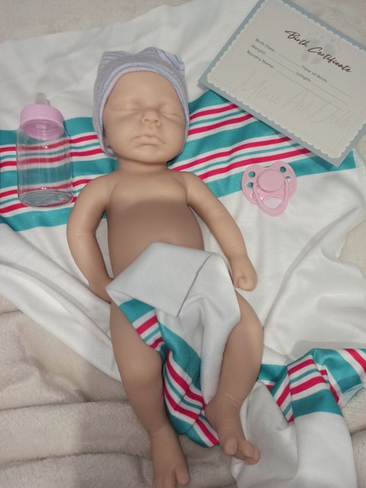 Очень реалистичная Реборн малышка