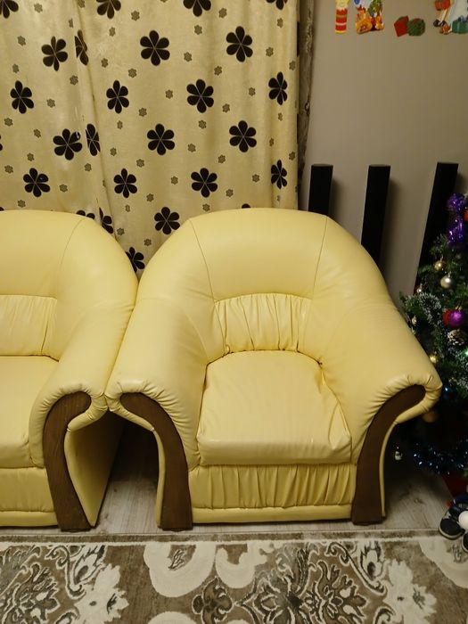 Vând colțar din piele