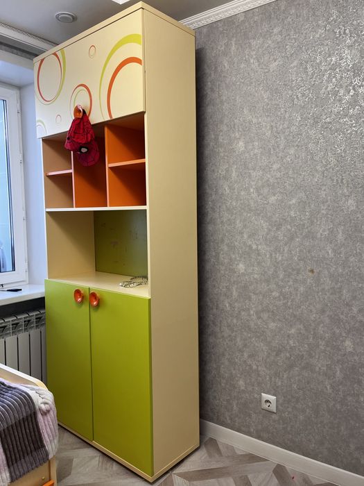 Шкаф (почти новый)