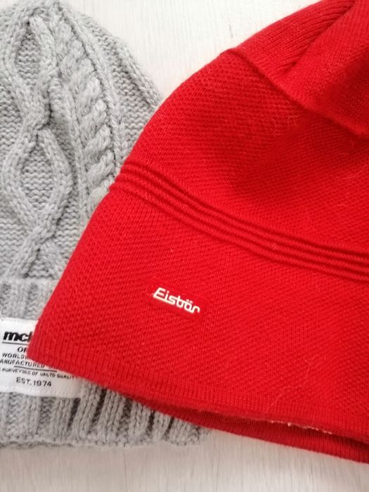 Vând Căciuli  Marca Diferita One Size Dama