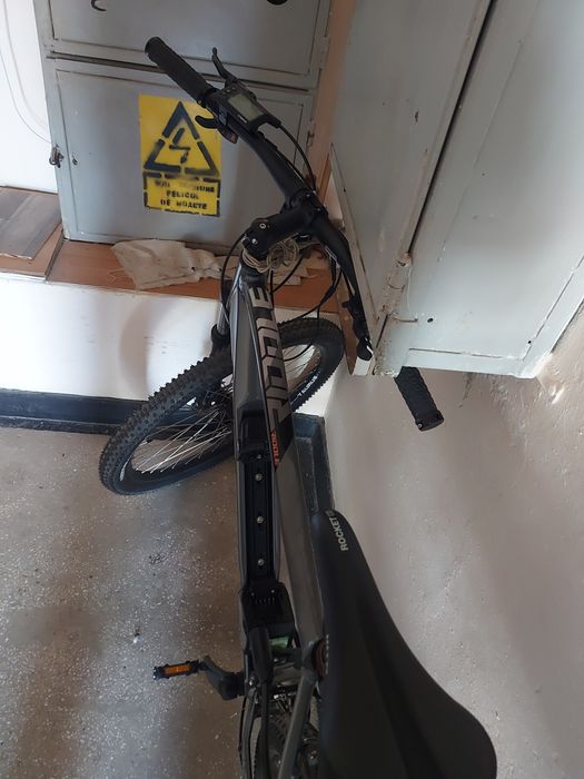 Bicicleta electrica Devron noua deabea scoasa din cutie