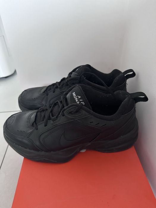 Nike Air Monarch IV