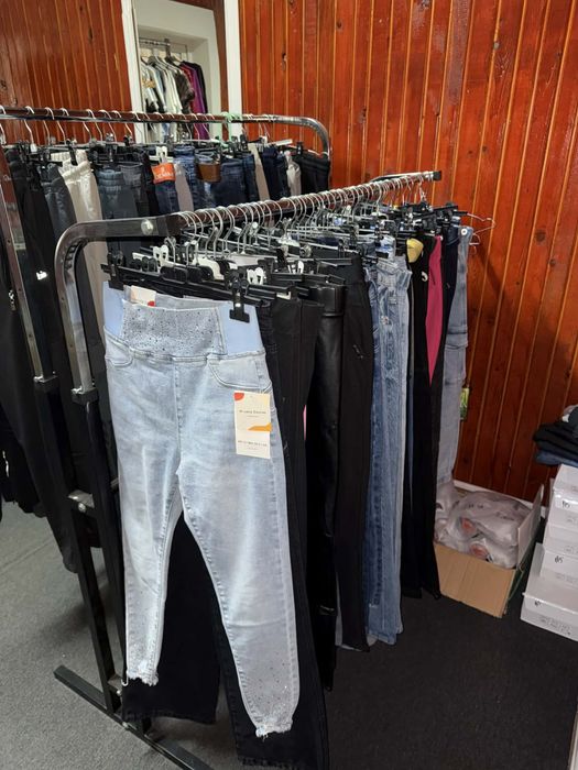 Stoc de haine noi cu eticheta (inchid mazazin de haine )