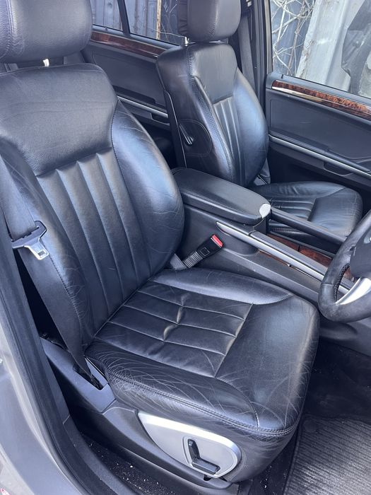 Кожен салон с дисплеи и подгряване Мерцедес ML W164 / МЛ
