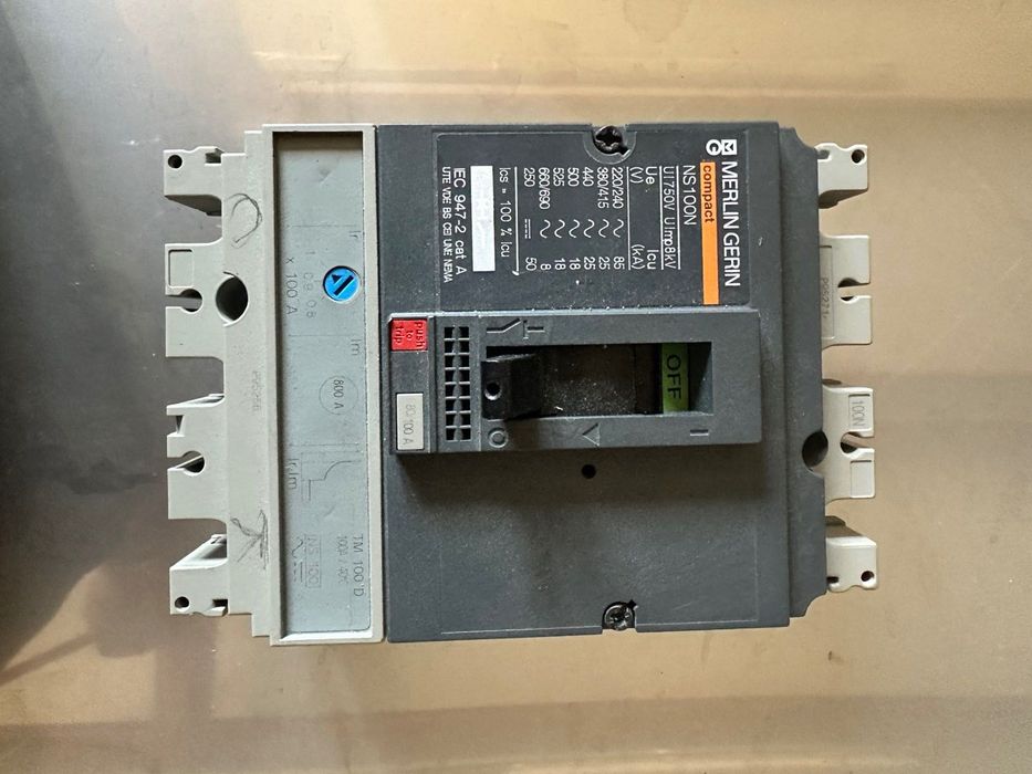 Schneider/ Шнайдер Merlin Gerin Compact NS100N TM100D 100A 3P автоматичен прекъсвач