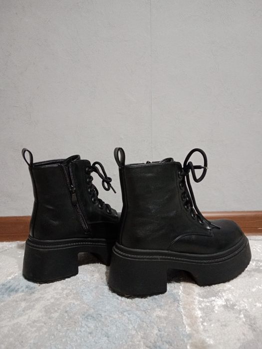 Продам ботинки зимние