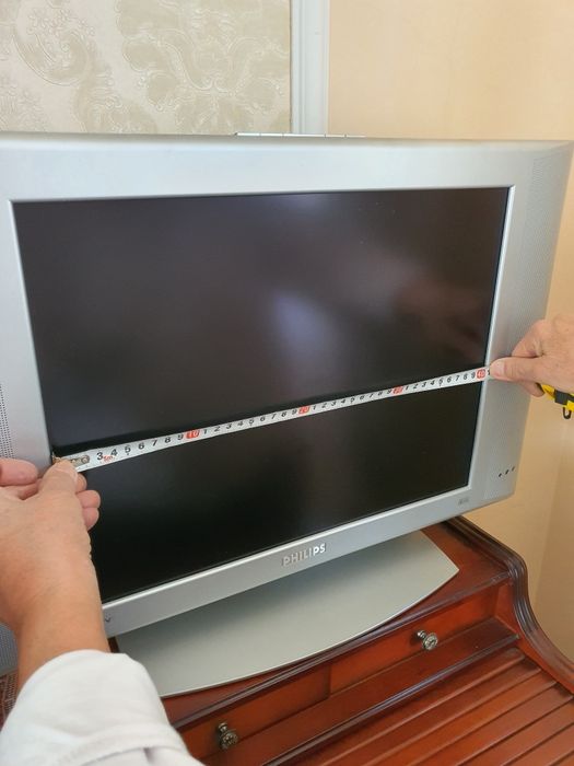 Телевизор Philips в рабочем состоянии