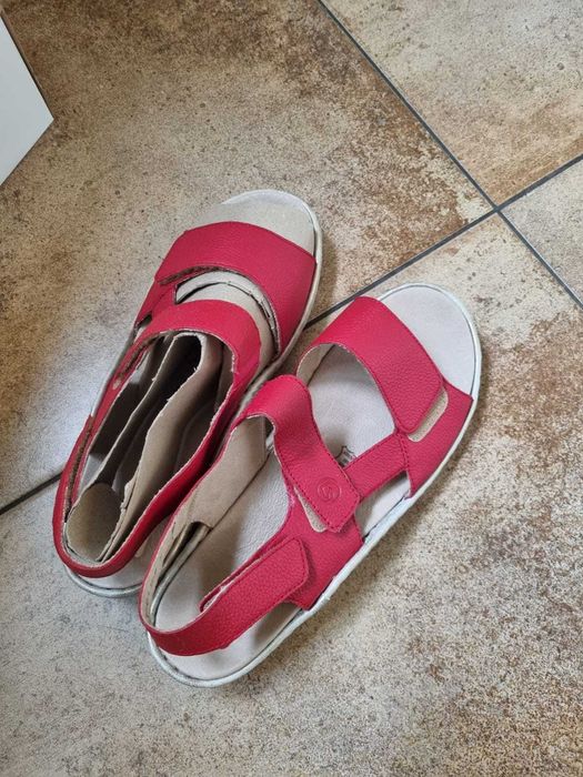 Sandale rosii de vara - extrem de comode