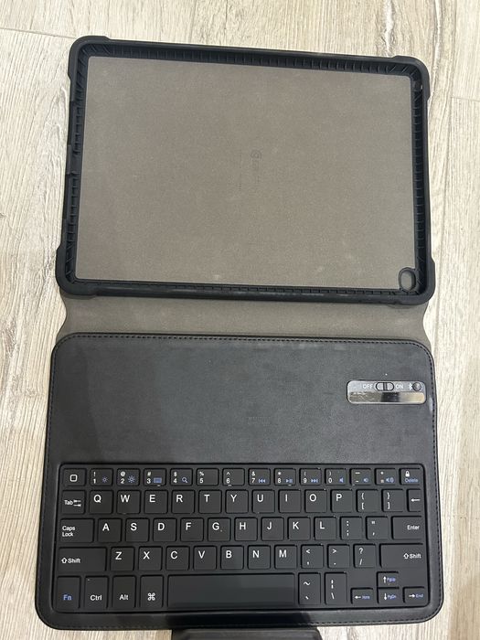 Безжична клавиятура за таблет