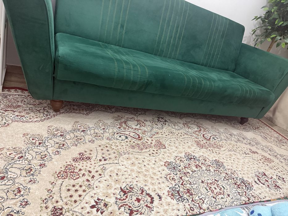 Срочно продам диван.