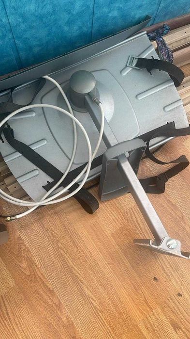 Телевизор с кронштейном