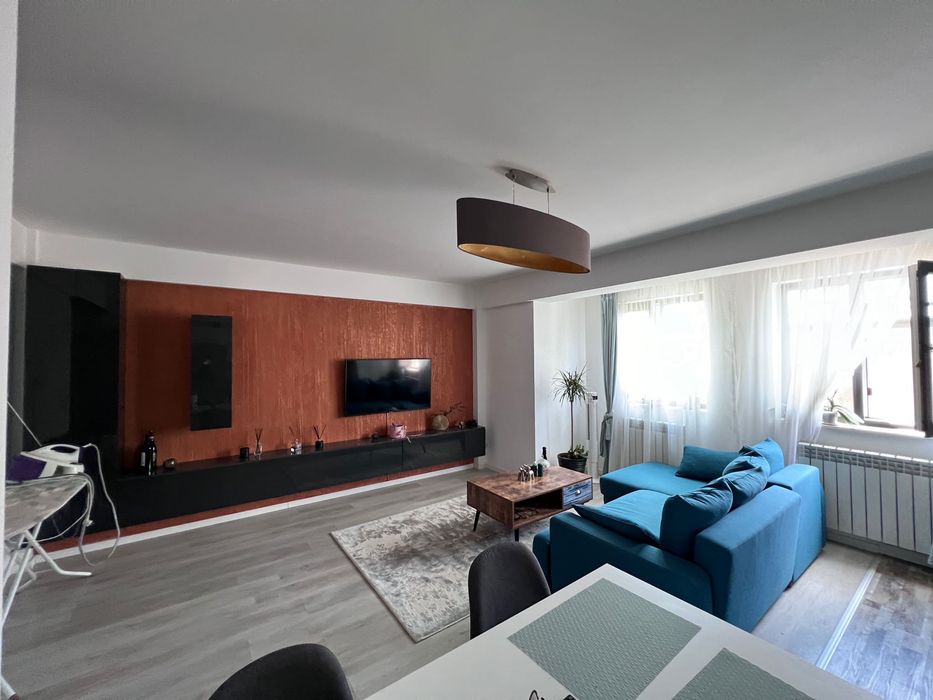 Proprietar inchiriez apartament cu 2 camere complet utilat cu loc de parcare