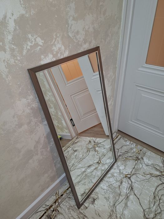 Красивая зеркало