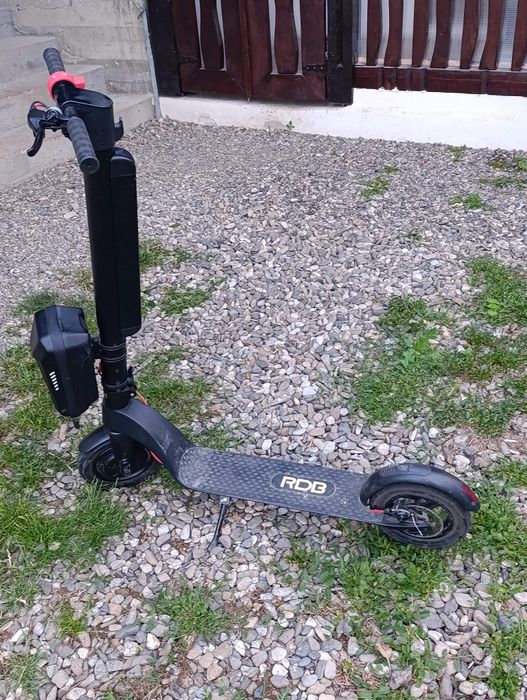 Vand trotineta electrica sau schimb cu atv/motocultor