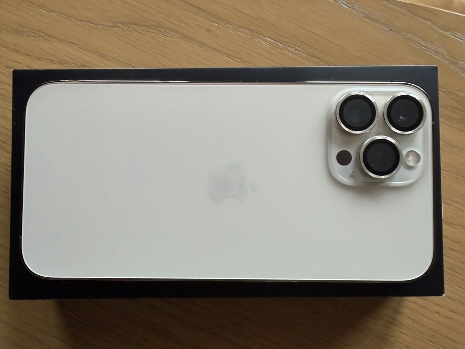 Продавам iPhone 13 Pro Max 256 GB