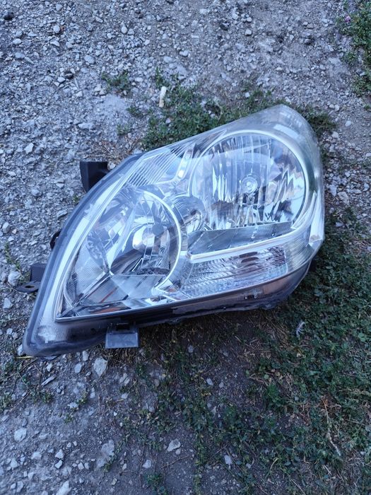 Фарове за  Тойота Версо 2009-2013