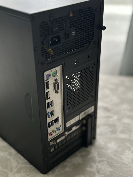 Настолен компютър Intel Core i3, RAM 24gb, 512 gb SSD