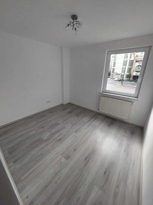 Particular Inchiriez apartament 4 camere, bulevardul Mihail KOGALNICEANU zona AFI CENTRUL CIVIC