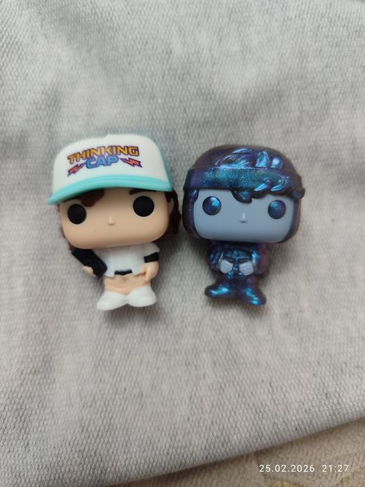 Продам фигурки Дастина