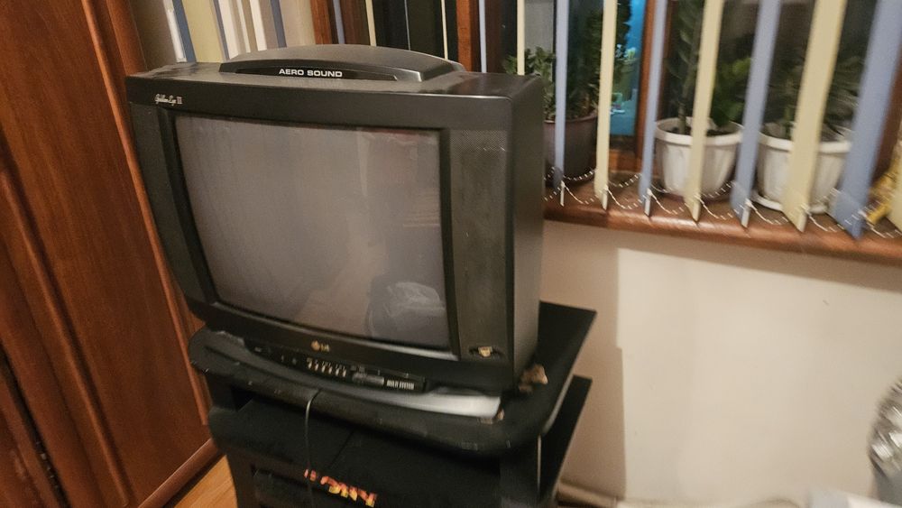 Продам телевизор