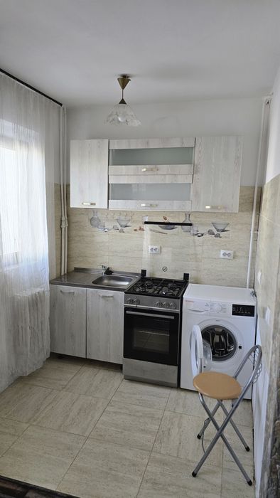 Închiriez Garsoniera