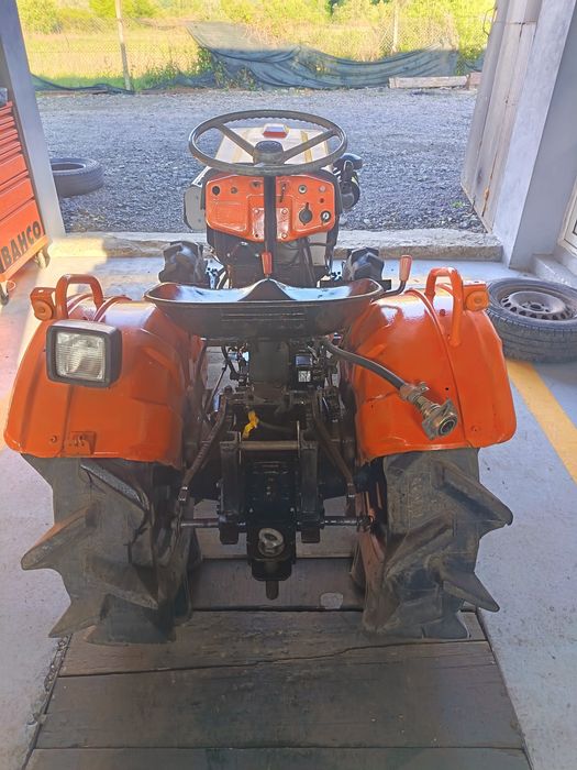Tractoras kubota 4x4 b7000