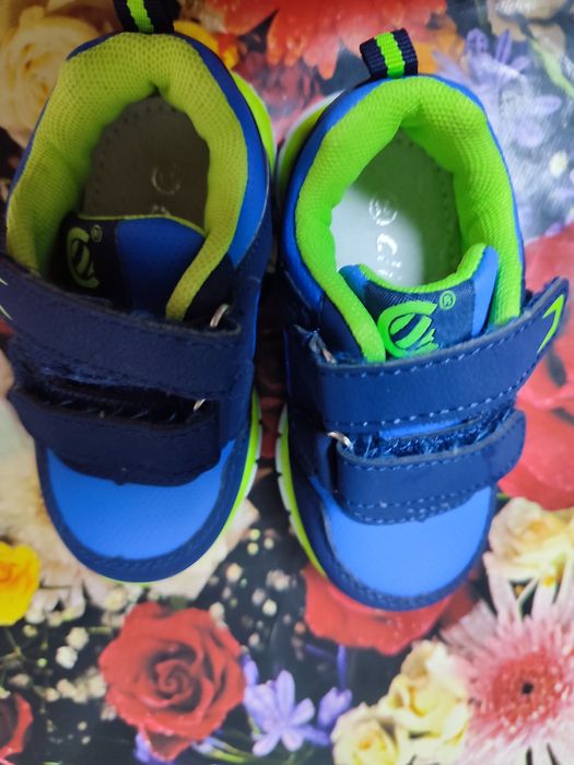 Детски пантофки и маратонки