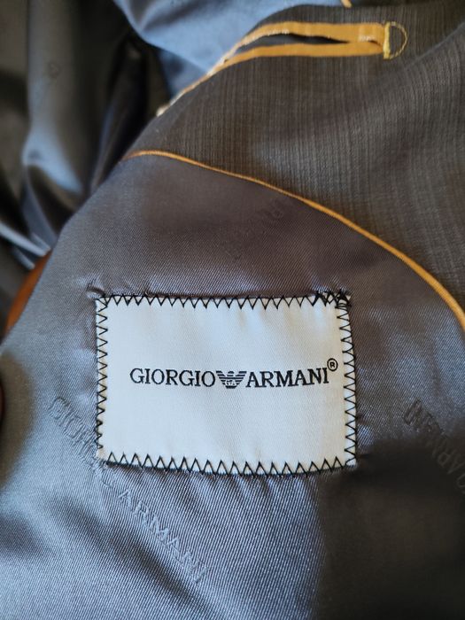 VÂND RAPID Costum  Giorgio Armani