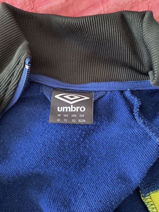 De vânzare trening Umbro,marime 152,10-11 ani