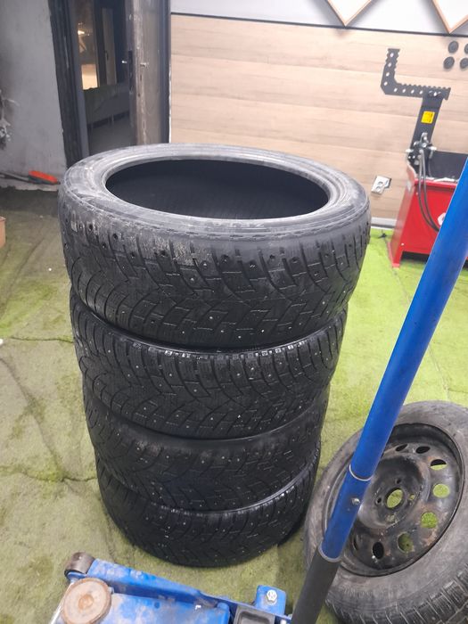 Продам Шины зимние