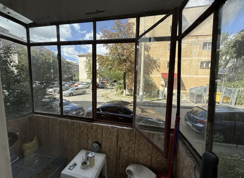 Apartament cu doua camere , zona Rogerius