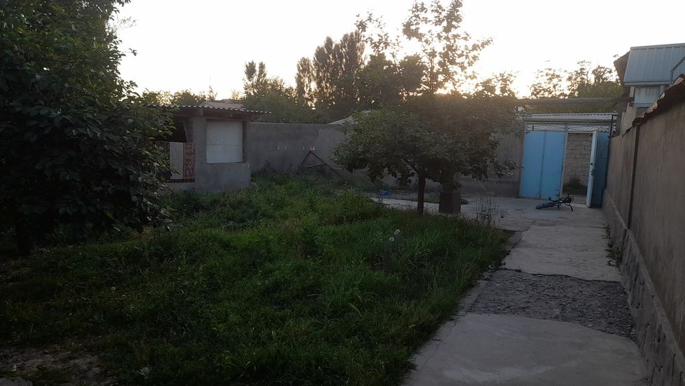 Hovli sotiladi Haydar maqsudovda