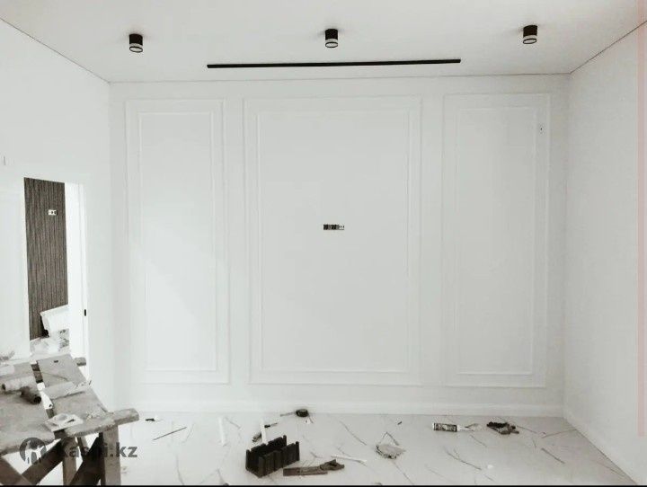 Поклейка обоев, галтели, плинтуса и молдинг.