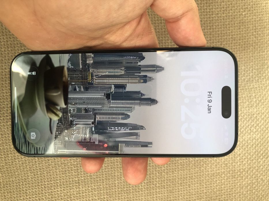 Vand iPhone 17 Black - 256 GB - 100% Bat - Cutie