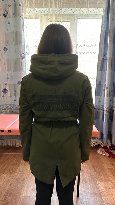 Продам джинсовую парку цвета хаки