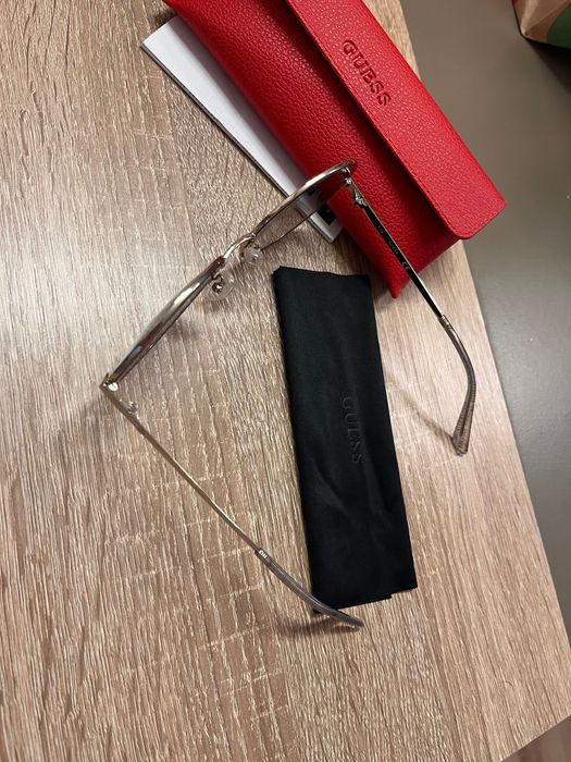 Дамски слънчеви очила Guess