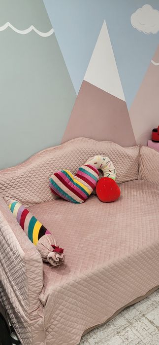 Детский диван кровать с ящиком.