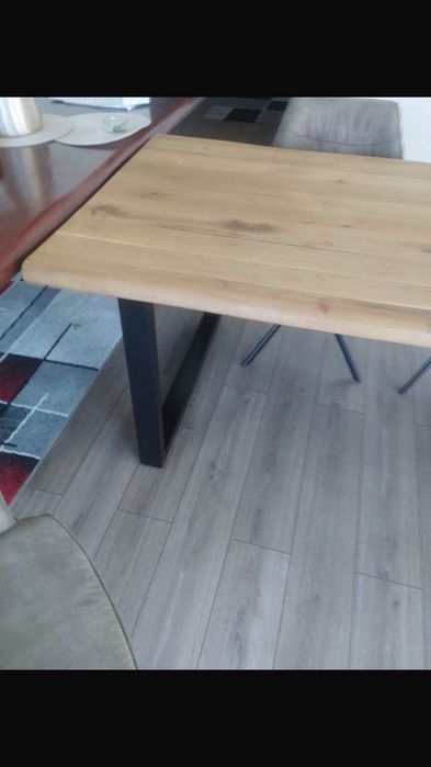 Masă din lemn masiv de stejar