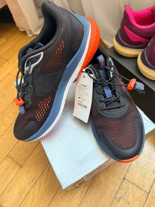 Кроссовки новые demix