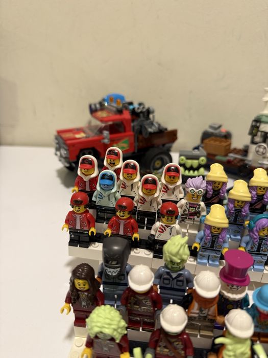 Lego Hidden Side Minifigures 250€ за всичко
