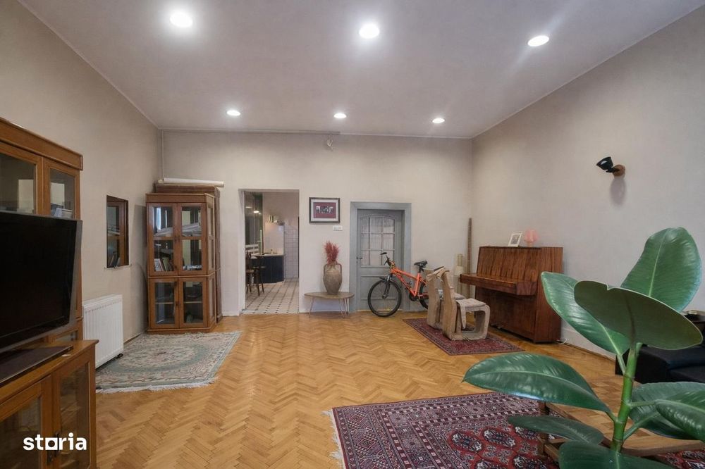 De închiriat apartament/birou zona centrală