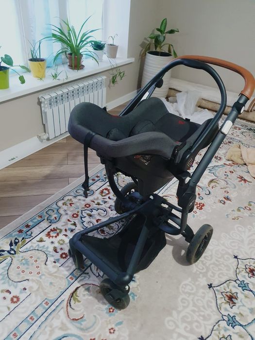 Б/у коляска в отличном состоянии,